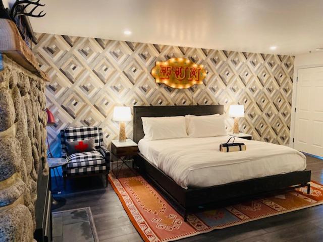 Deluxe King Room interior
